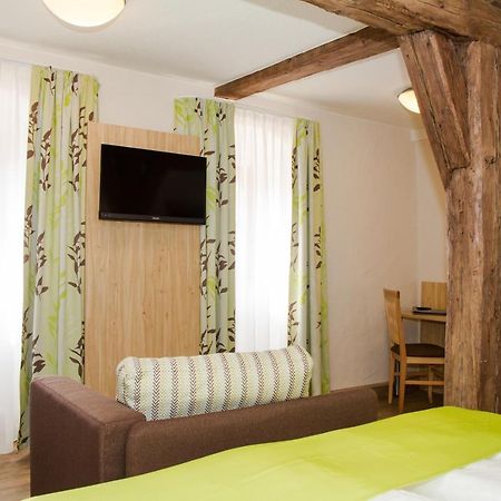Hotel-Gasthof Blaue Traube E.K. Берхинг Екстериор снимка