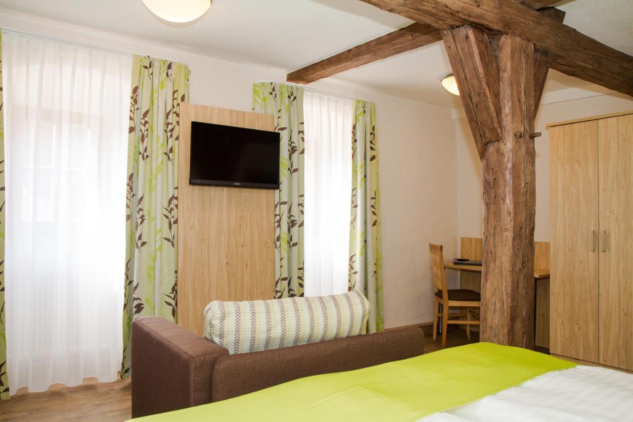 Hotel-Gasthof Blaue Traube E.K. Берхинг Екстериор снимка