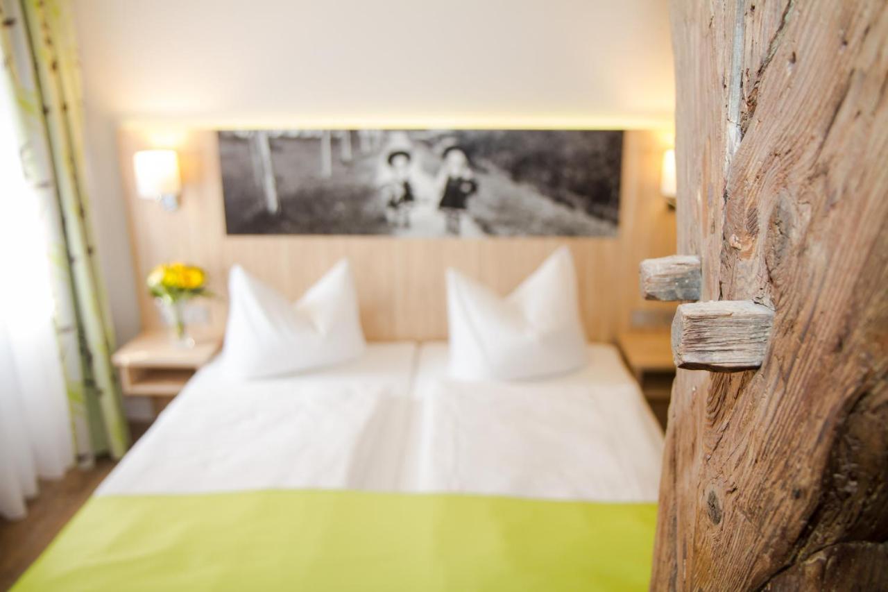 Hotel-Gasthof Blaue Traube E.K. Берхинг Екстериор снимка