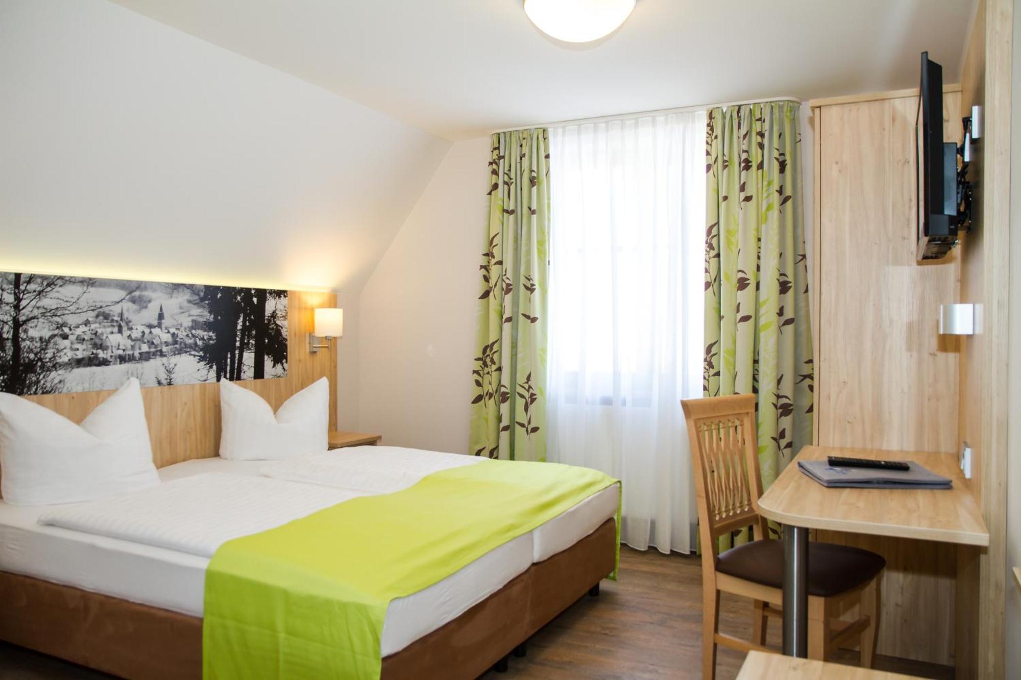 Hotel-Gasthof Blaue Traube E.K. Берхинг Стая снимка